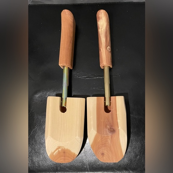 St Andrews Cedar Men’s shoe tree. Like New - Picture 2 of 2